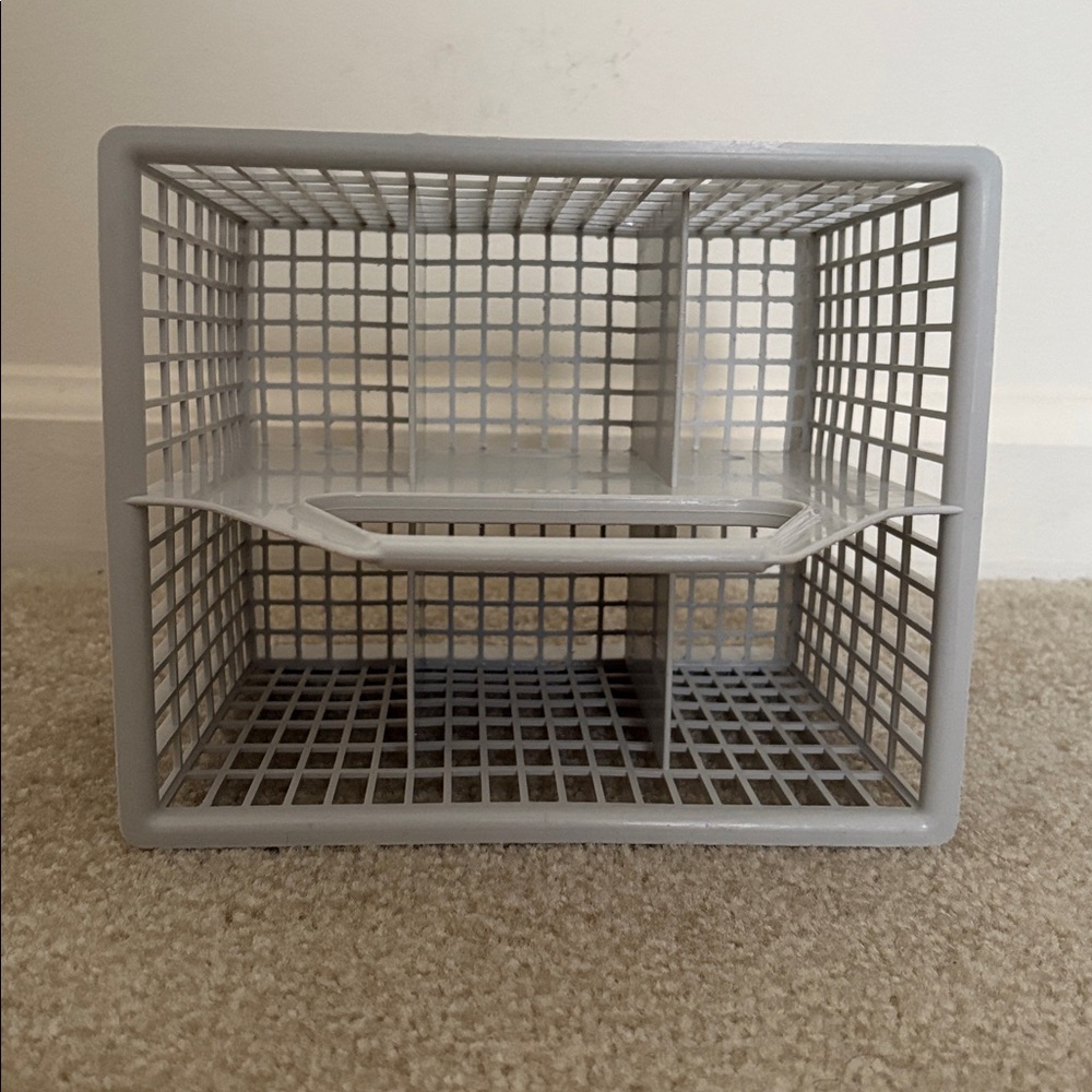 GE DISHWASHER WD28X265 SILVERWARE BASKET (USED) - Picture 2 of 3